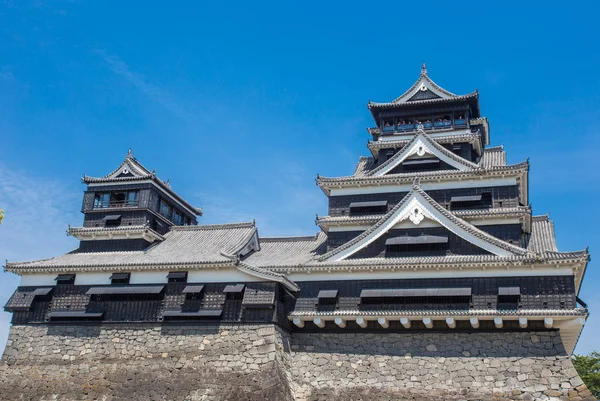 Il castello di Kumamoto è un castello giapponese in cima alla collina, Kumamoto a Kumamo — Foto Stock