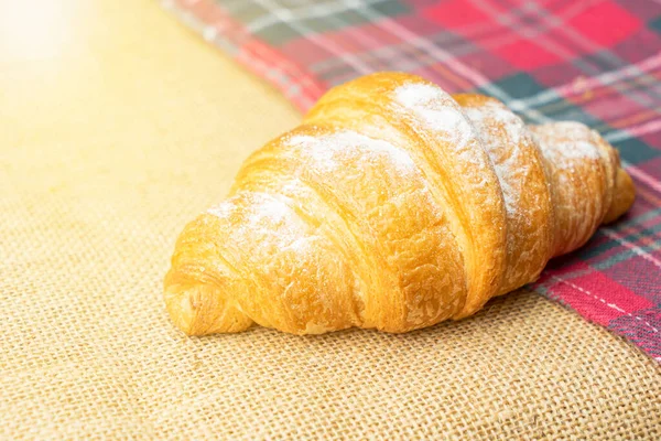 Croissants Auf Dem Tisch Konzept Essen Zum Frühstück — Stockfoto