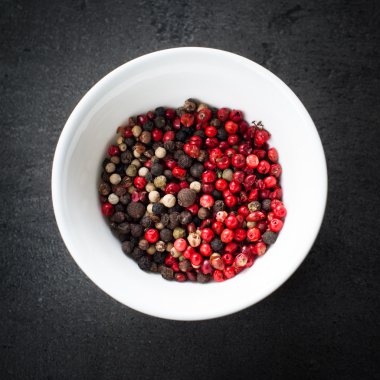 Haykırmak içinde karışık karabiber