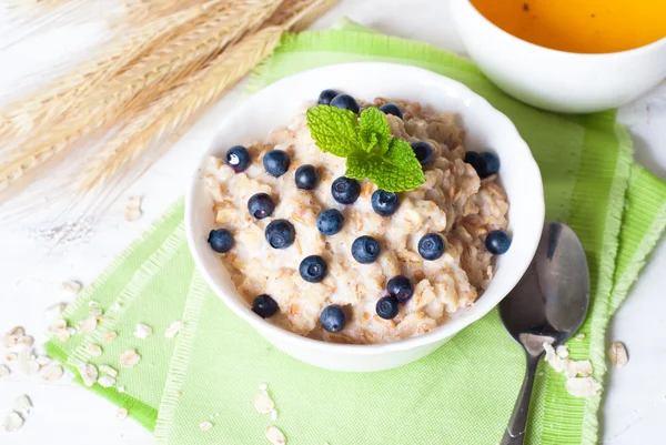 Haferflocken mit Blaubeeren — Stockfoto