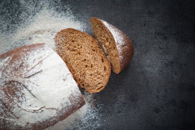 ev yapımı bütün tahıl ekmeği