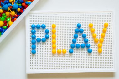 Çocuklar için renkli mozaik.