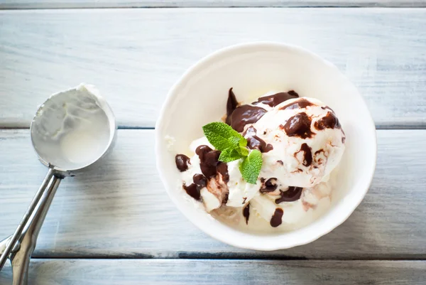 Vanilyalı dondurma.