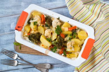 Beşamel Soslu Sebze Güveç. 