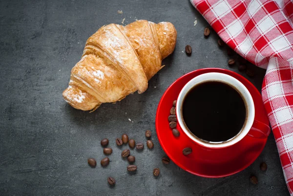 Café e um croissant — Fotografia de Stock
