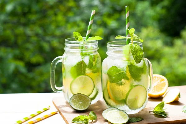 Sommergetränk Limonadenmojito — Stockfoto