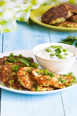 Lahana krep yoğurt ile