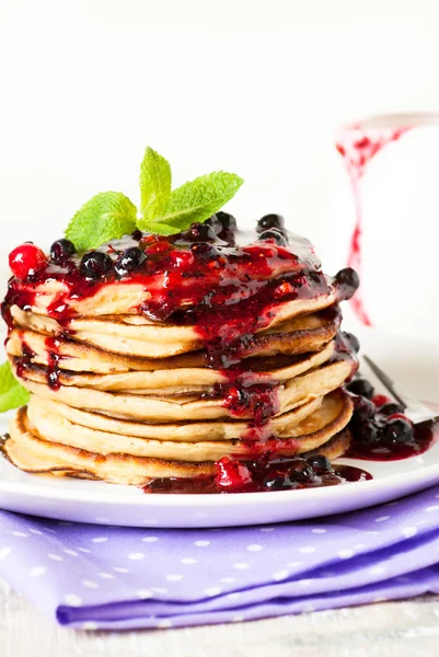 Stack of pancakes topped with berry jam — Stock Photo, Image