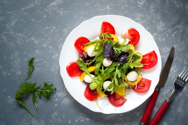Fresh summer salad. — Stock Photo, Image