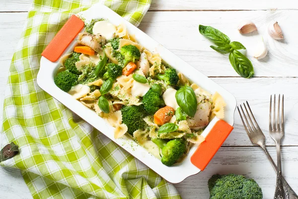 Casserole pasta with fish and broccoli — Stock Photo, Image