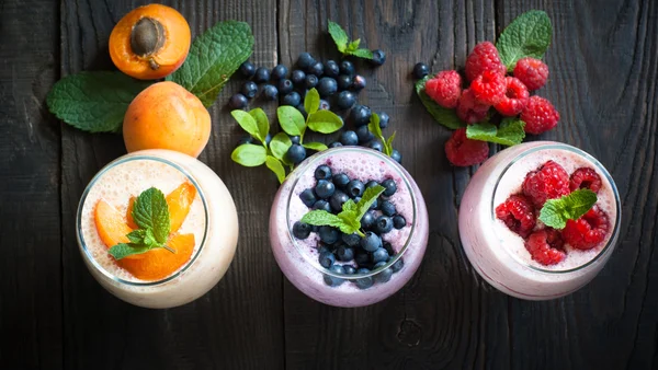 Yogurt with berries. — Stock Photo, Image