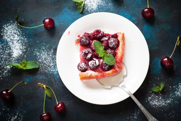 Homemade cherry pie — Stock Photo, Image
