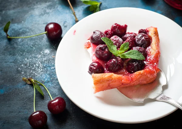 Homemade cherry pie — Stock Photo, Image