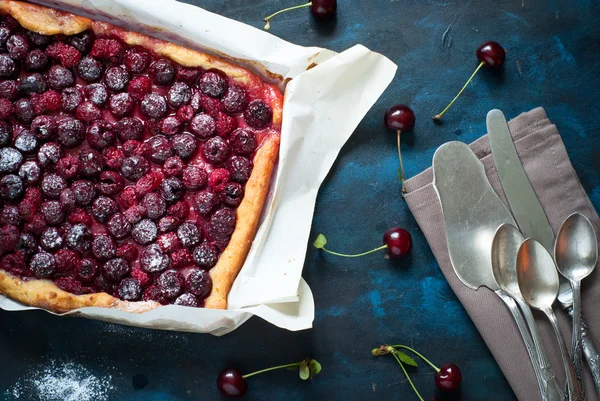 Homemade cherry pie — Stock Photo, Image