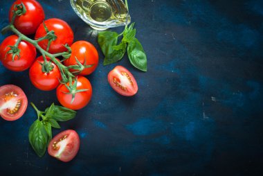 domates ve fesleğen