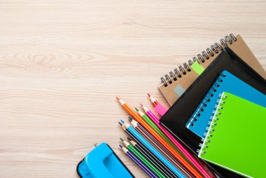 Okul ve ofis kağıtları.