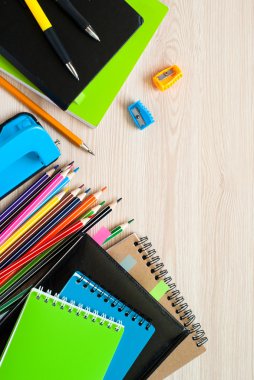 Okul ve ofis kağıtları.