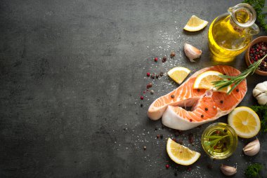 Çiğ somon bifteği