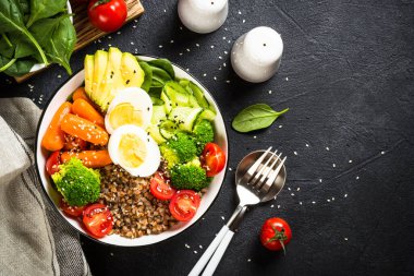 Karabuğday ve sebzeli Buda kasesi..