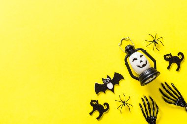 Parti dekorasyonlu cadılar bayramı bezi.