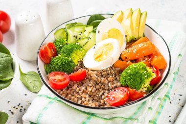 Karabuğday ve sebzeli Buda kasesi..