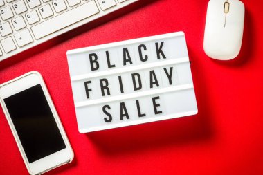 Kara Cuma indirimi online alışveriş.