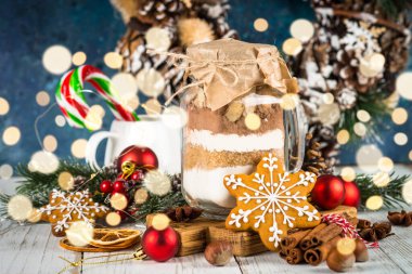 Kavanozda Noel için gerekli malzemeler..