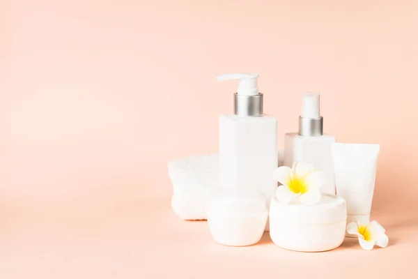 Natural cosmetic product at pink. Skincare concept. — Stock Photo, Image