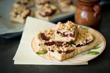 Erik ile doldurulmuş bisküvi