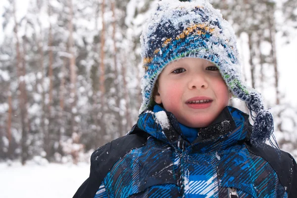 Happy boy v zimě — Stock fotografie