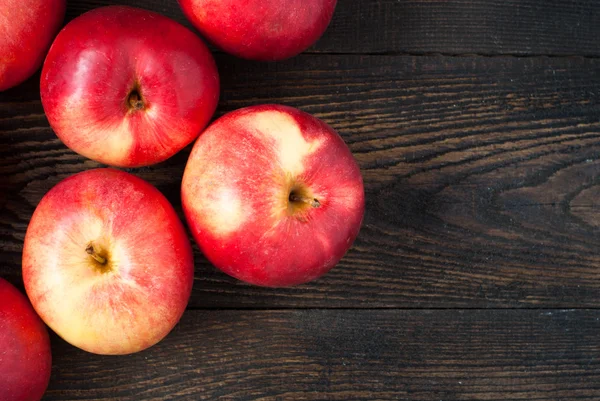 Some red apples on the table — Stock Photo, Image