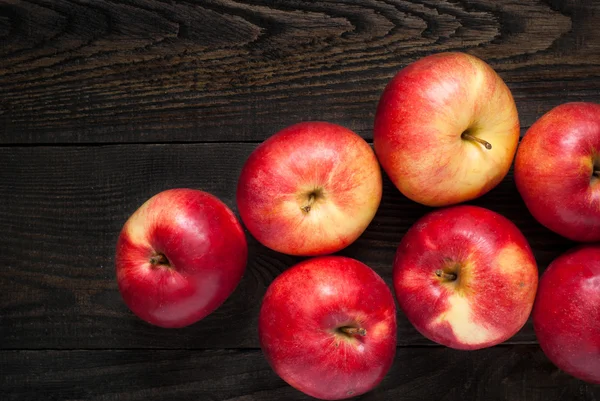 Some red apples on the table — Stock Photo, Image