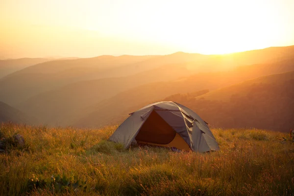 Tält i fjällen — Stockfoto