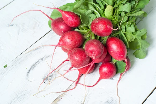 Radishes with green leaves — Stock Photo, Image