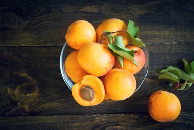 Bir haykırmak içinde bazı kayısı