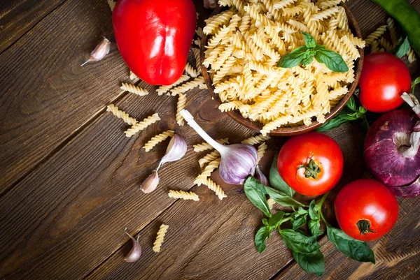 Ingredients for cooking pasta — Stock Photo, Image