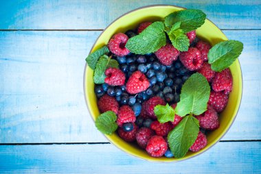 Yaban mersini ve çilek