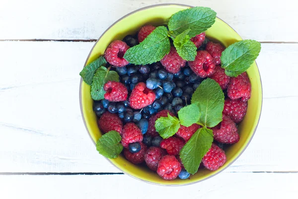 Yaban mersini ve çilek