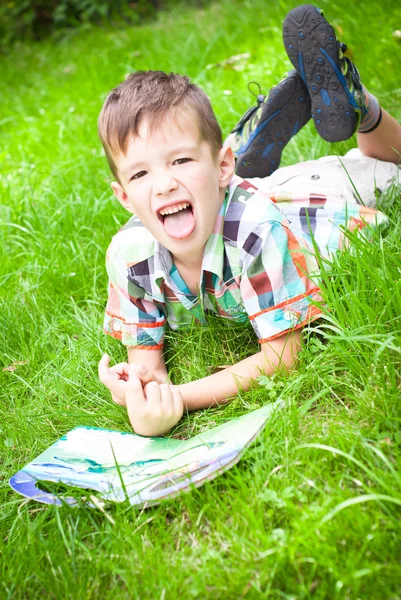 Little boy reading book — Stock Photo, Image