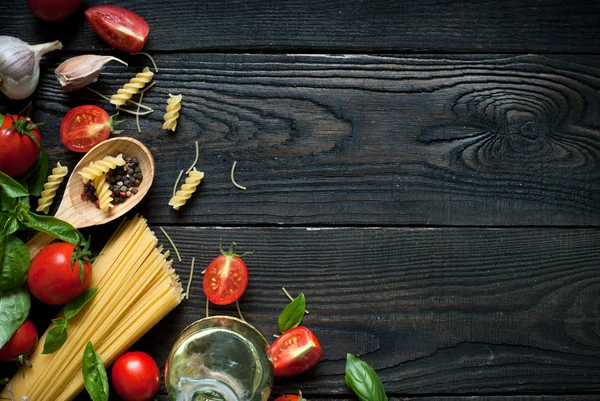 Ingredients for cooking Italian pasta — Stock Photo, Image