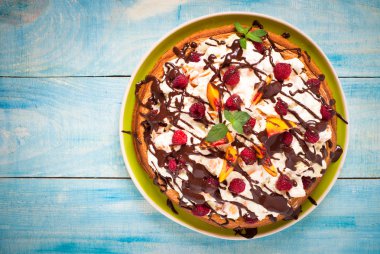 şeftali ve ahududu kek