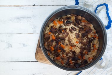 Porcini mantar vejetaryen pilav