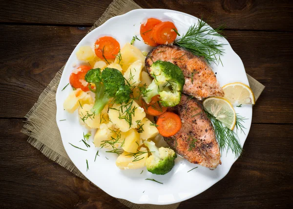 Grilled salmon steak — Stock Photo, Image