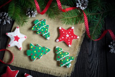 Tuzlu bisküvi renkleri boyalı