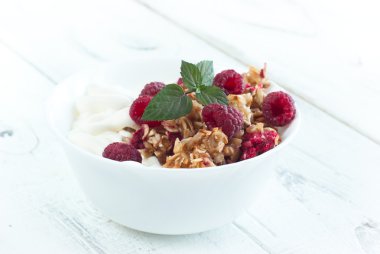 Sağlıklı snack - ekşi krema ve granola