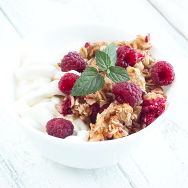 Sağlıklı snack - ekşi krema ve granola