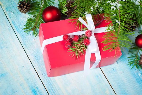 Christmas kırmızı hediye kutusu