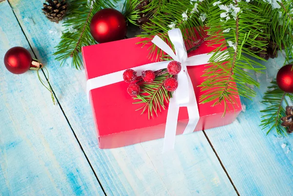 Christmas kırmızı hediye kutusu