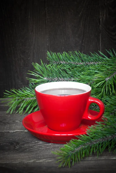 Heißer Kaffee in einer roten Tasse — Stockfoto