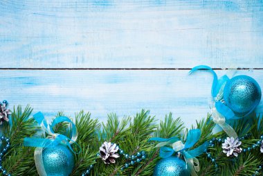 Çam dalları ile Kış Noel arka plan